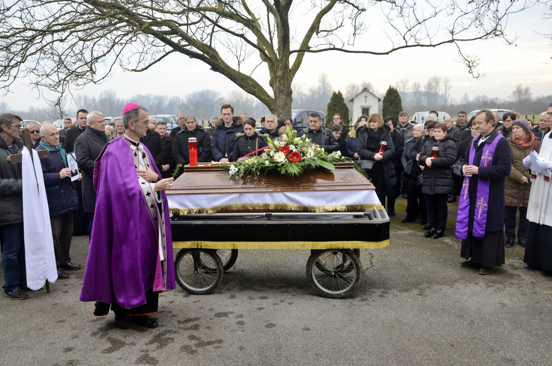 Pogreb Vl Antuna Devi A Ika