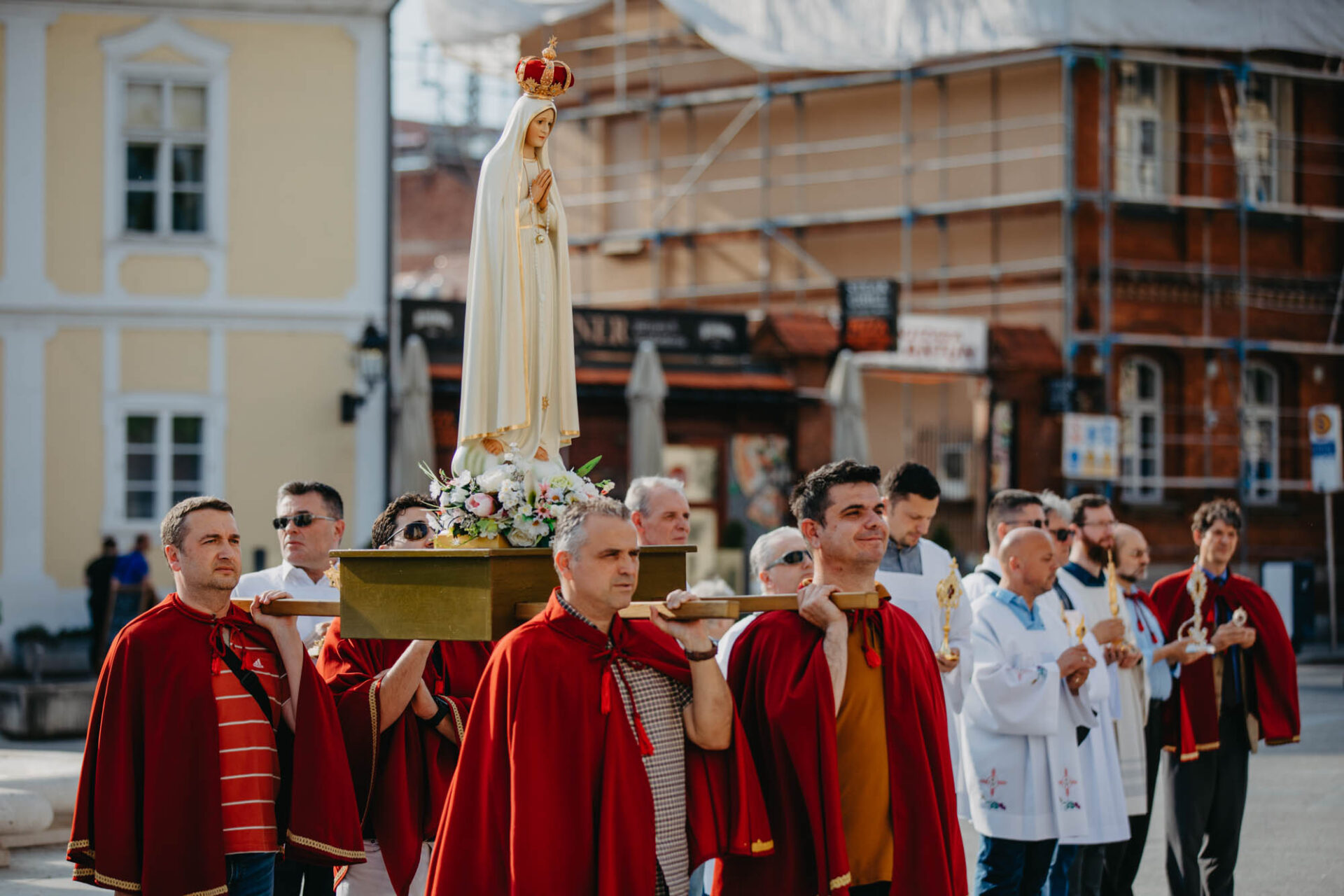 Foto Procesija S Kipom Gospe Fatimske Ika