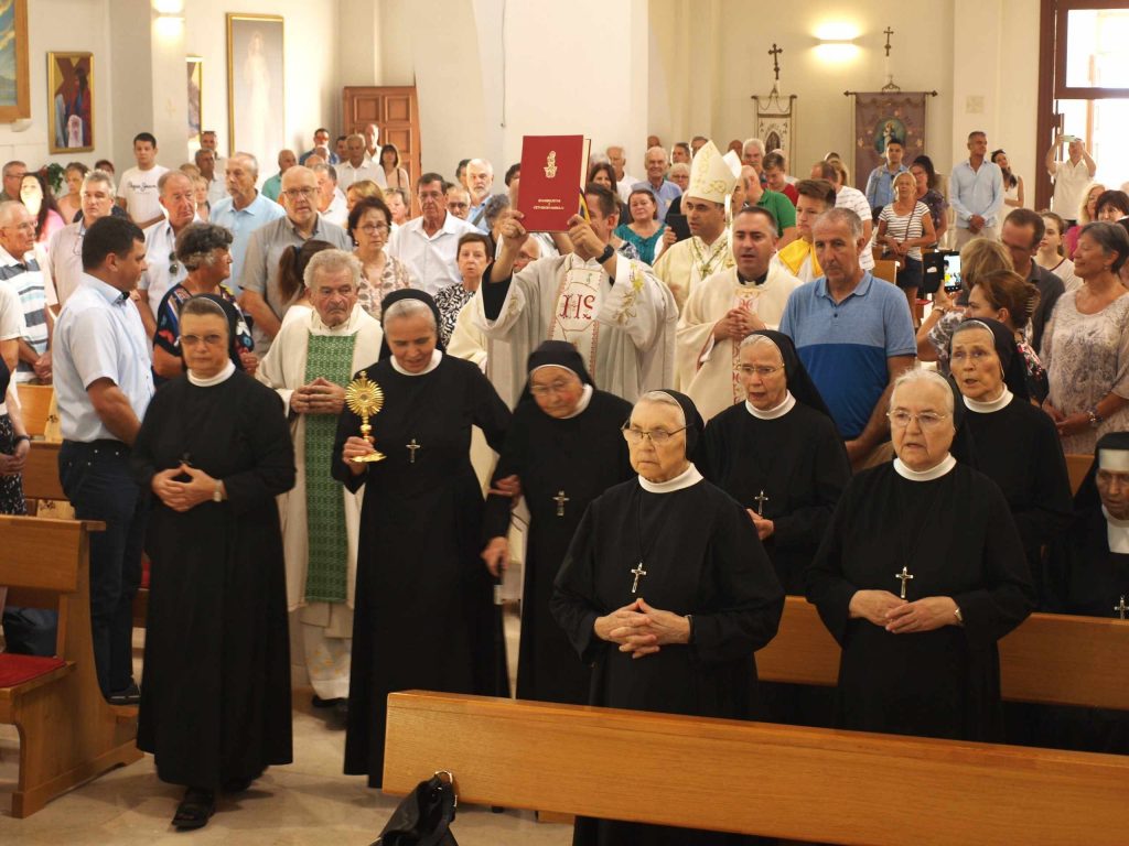 Mons Glasnovi Predvodio Misu U Povodu Obljetnice Smrti