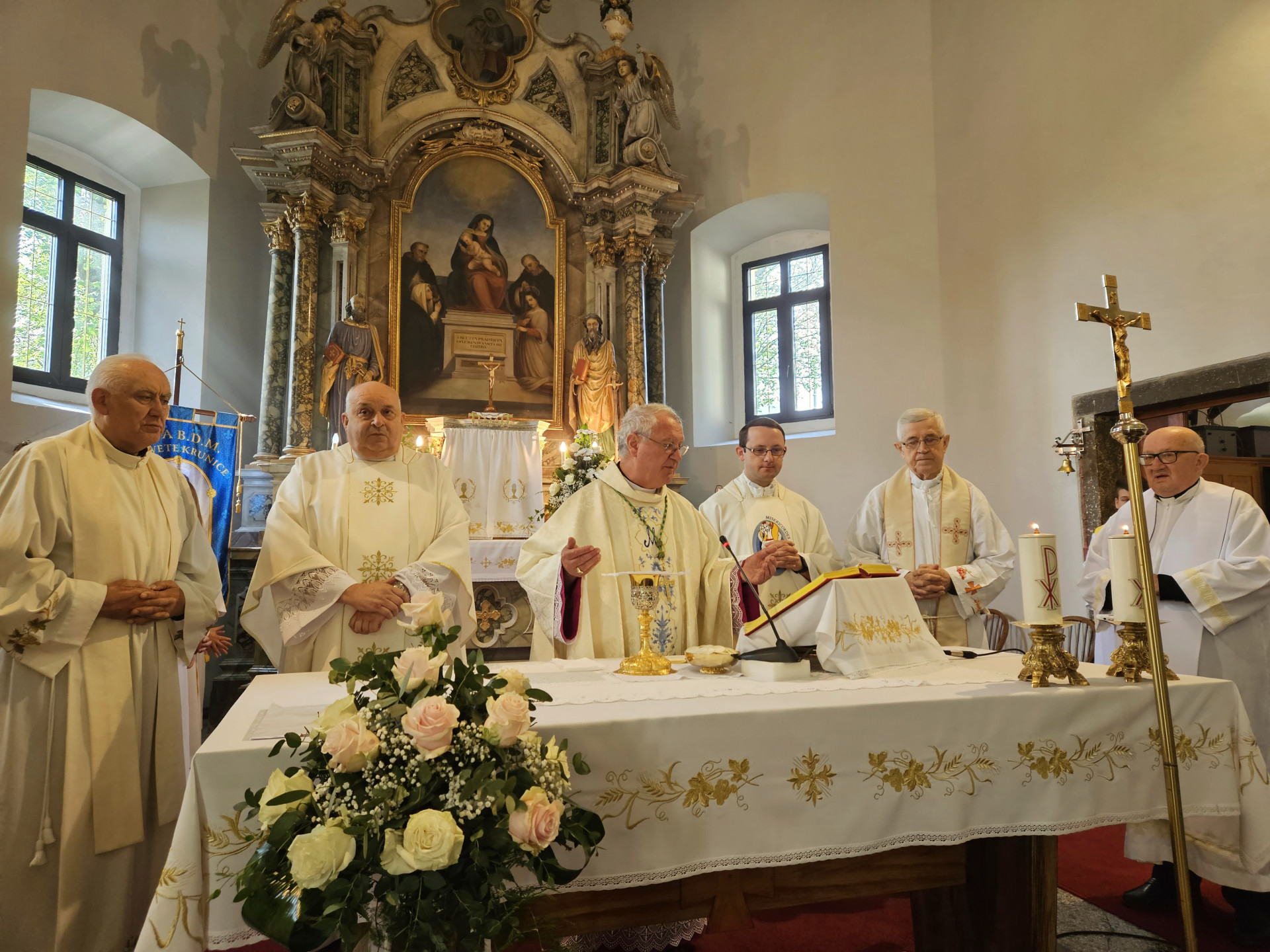 Mons Križić predvodio proslavu župne svetkovine u Ličkom Lešću IKA