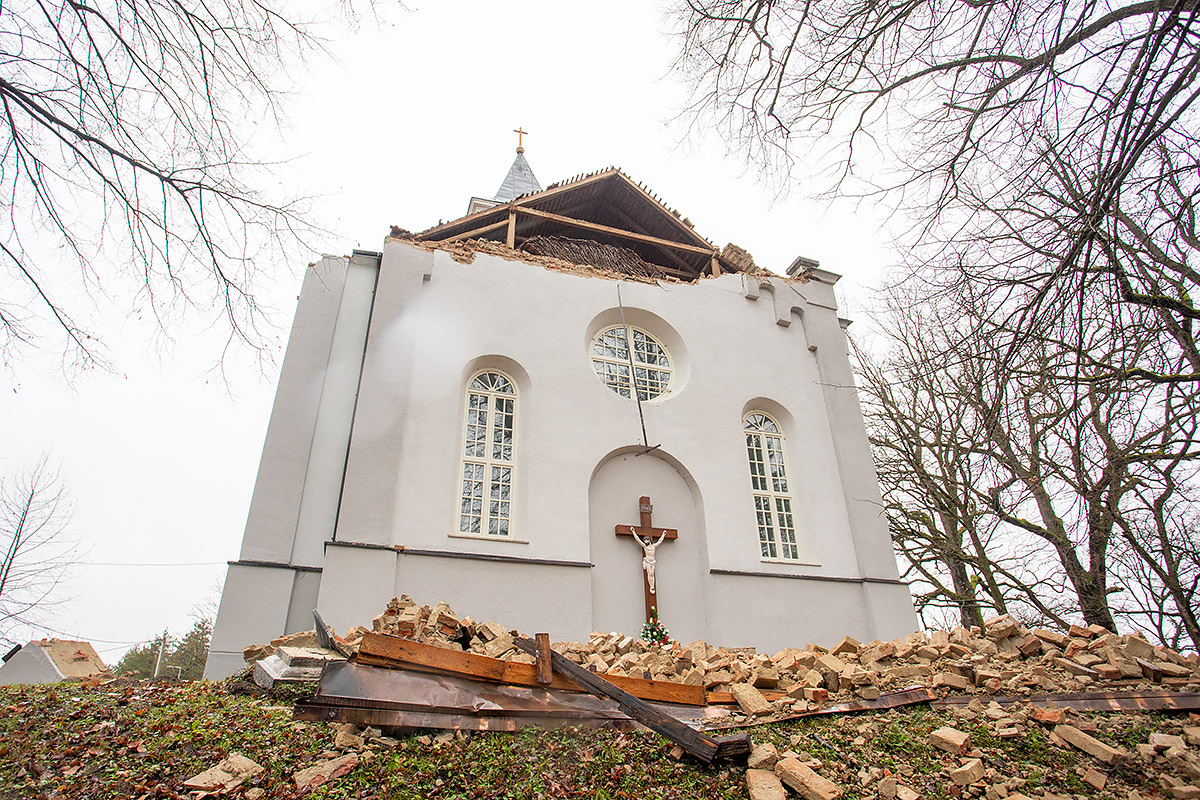 Crkve goli obnova u Katolička obnova