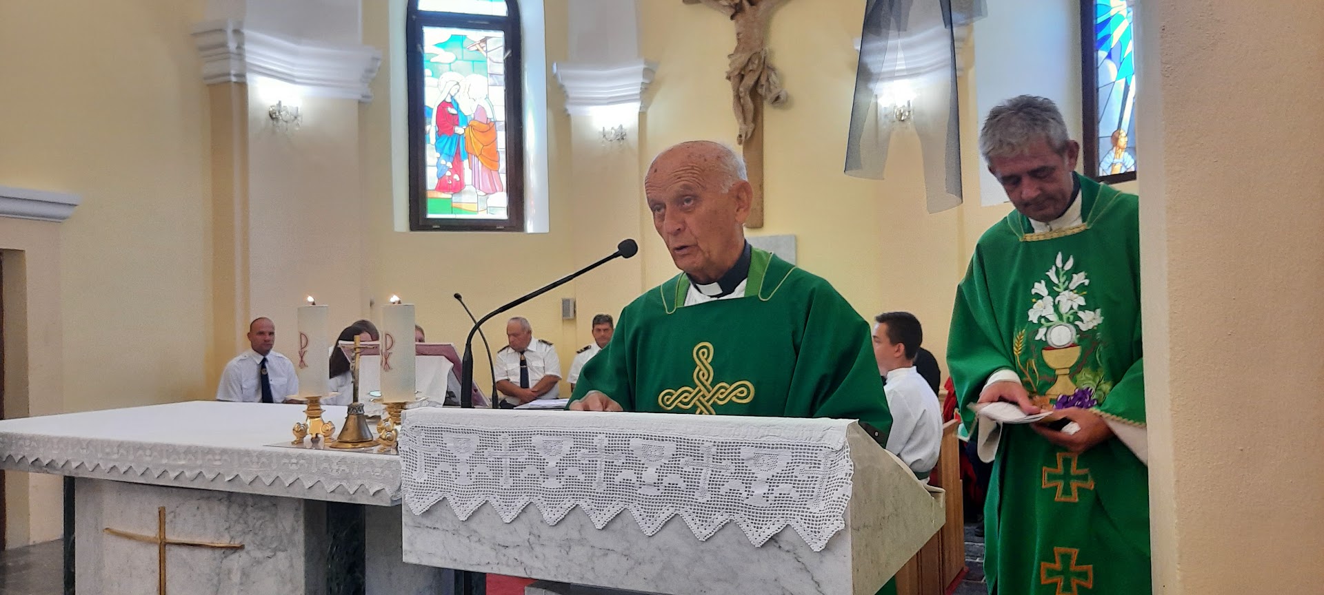 Oproštajna misa slunjskog župnika i dekana mons. Mile Pecića IKA