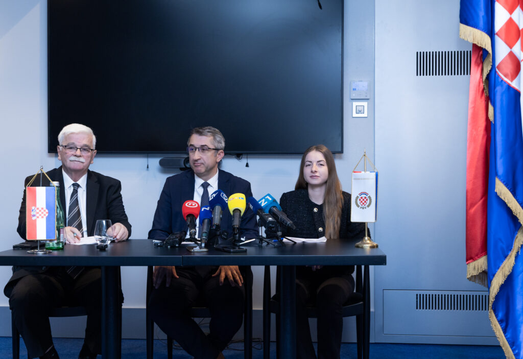 Foto: Dario Zürchauer/ Milan Kovač, zamjenik predsjednika Počasnog bleiburškog voda i Zvonimir Ancić, glasnogovornik Hrvatske biskupske konferencije