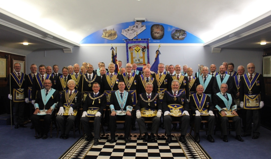 Foto: East Lancashire Freemasons / Zajednička fotografija sudionika proslave 250. obljetnice Lože sv. Ivana br. 191.